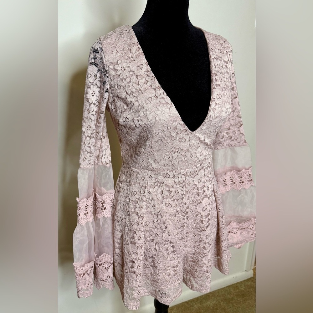 Kaylee Kollektion Pink floral lace short jumpsuit romantic flirty girly med - Picture 12 of 12